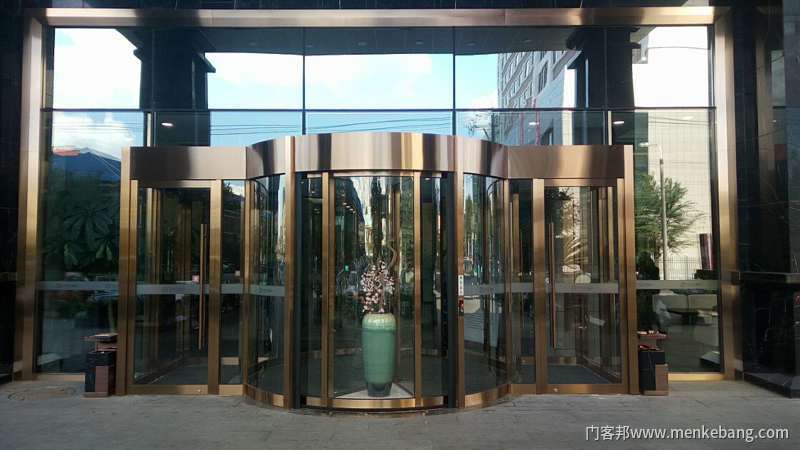 五米五的洞口做旋轉門大概需要多少錢