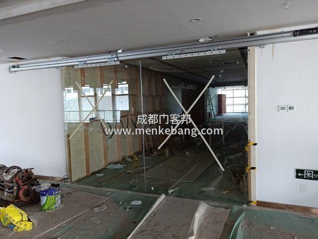 電動玻璃感應(yīng)門維修,成都電動玻璃感應(yīng)門維修,玻璃自動感應(yīng)門維修電話